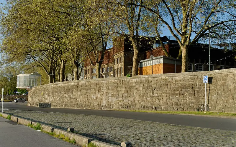 Außenansicht der Rheinterrasse Düsseldorf.
