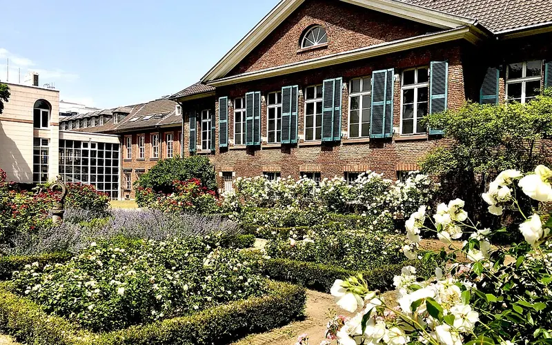 Außenansicht des Stadtmuseums Düsseldorf im Palais Spee.
